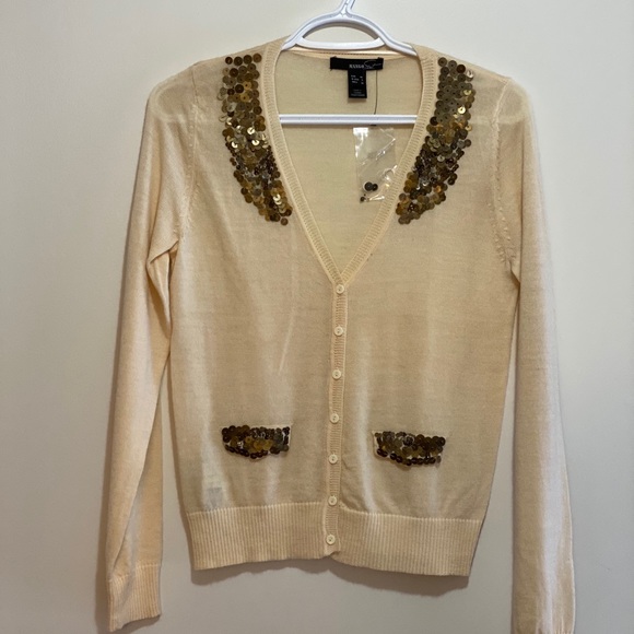 Sweater - Picture 1 of 5